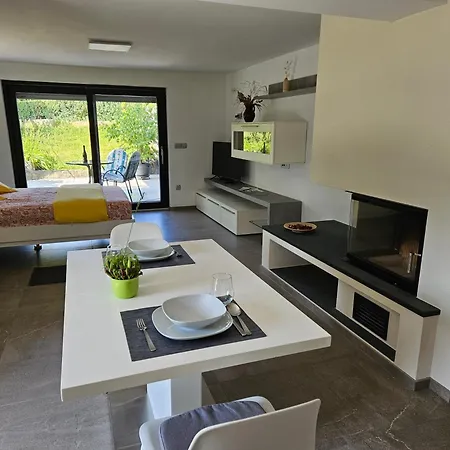Country house Apartmaji Rdeca Kapica *