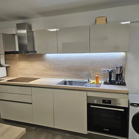 Seoska kuća Red Riding Hood Ljubljana